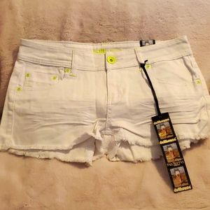 Sz 11 white Dollhouse Jean shorts